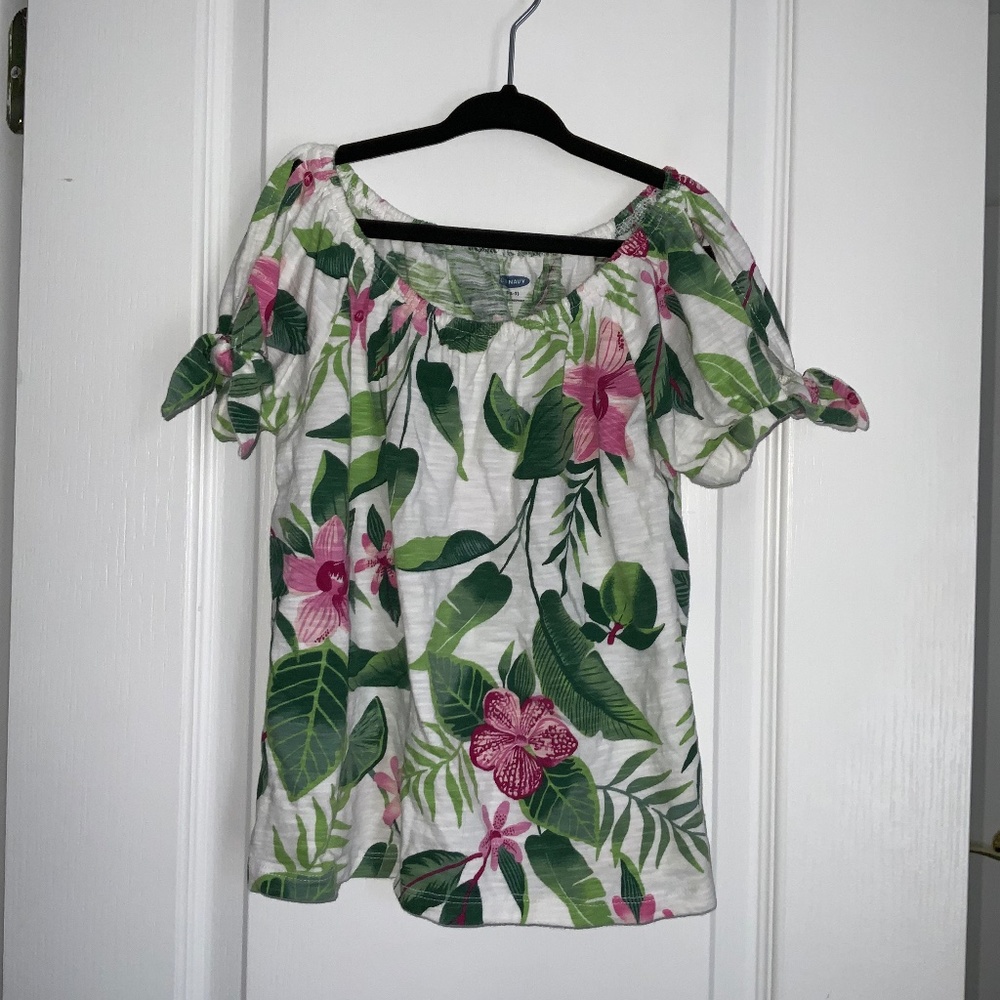 Old Navy Girls shirt 6-7Y
